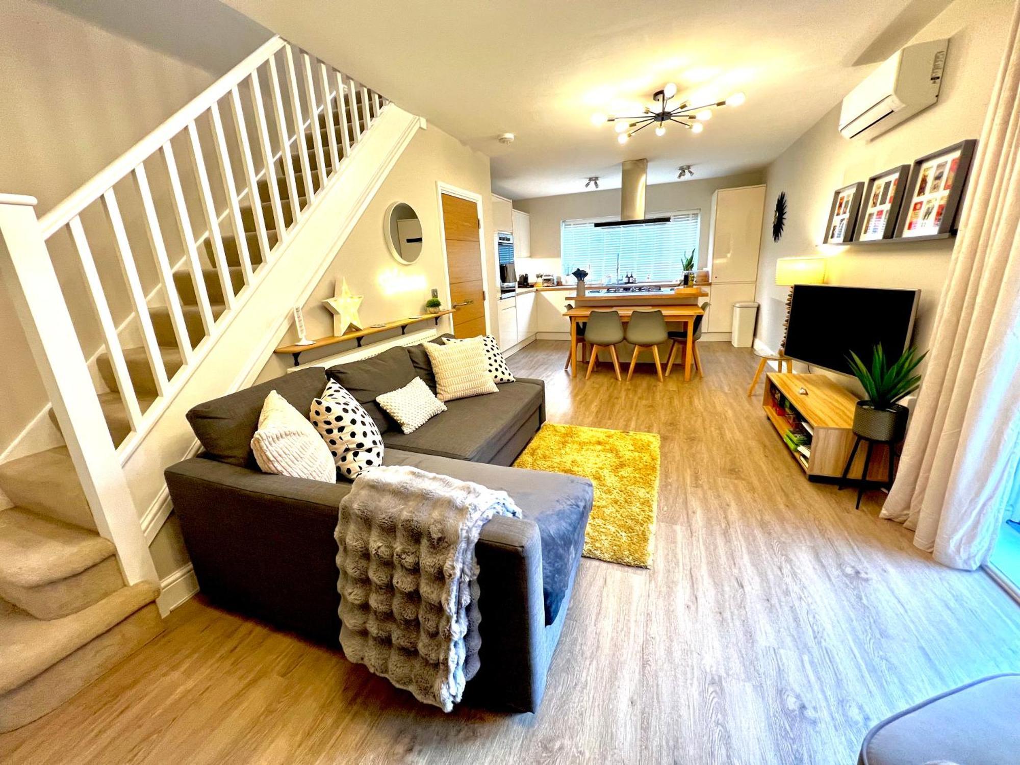 The Duplex Margate With Deck & Living Space Air Conditioning Kültér fotó