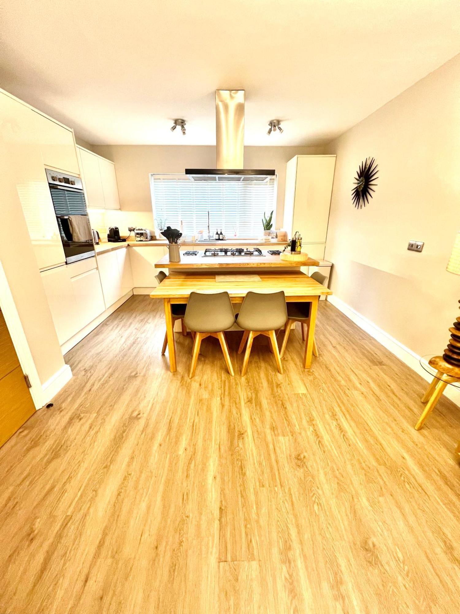 The Duplex Margate With Deck & Living Space Air Conditioning Kültér fotó